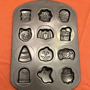 Wilton Halloween Cookie Pan